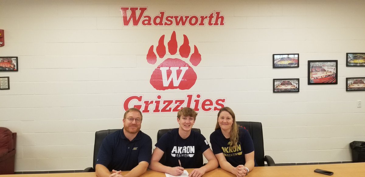 whsgrizzlies's tweet photo. Congrats to John Allen who committed to play baseball next year at the University of Akron. https://t.co/iC80gfwTi4