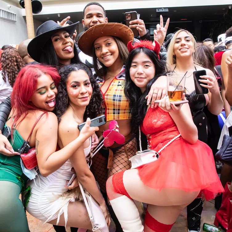 the9ambanger's tweet photo. #BangerWeen 🎃 👻 came and went TOO fast. Lets take a look back at some of these flicks 🔥🔥.
📸: @TwitterlessChrisLavado
More Photos:
https://t.co/80q6jjecZG https://t.co/bEAGNAsa47