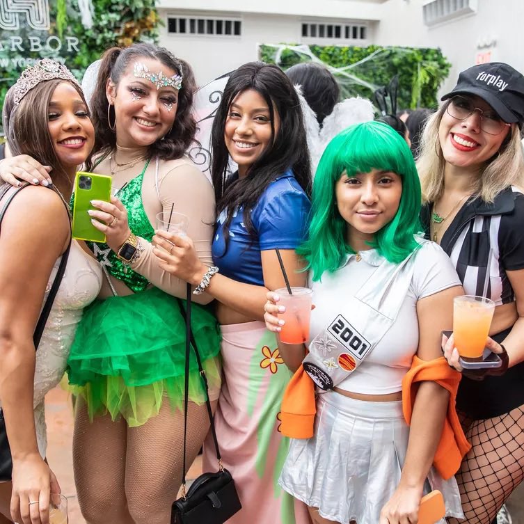 the9ambanger's tweet photo. #BangerWeen 🎃 👻 came and went TOO fast. Lets take a look back at some of these flicks 🔥🔥.
📸: @TwitterlessChrisLavado
More Photos:
https://t.co/80q6jjecZG https://t.co/bEAGNAsa47