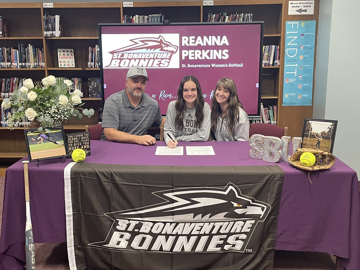 home_rh's tweet photo. Congratulations Reanna! #GoBona
Signs to St. Bonaventure to continue her education and play DI Softball. https://t.co/58HgMkuk4A