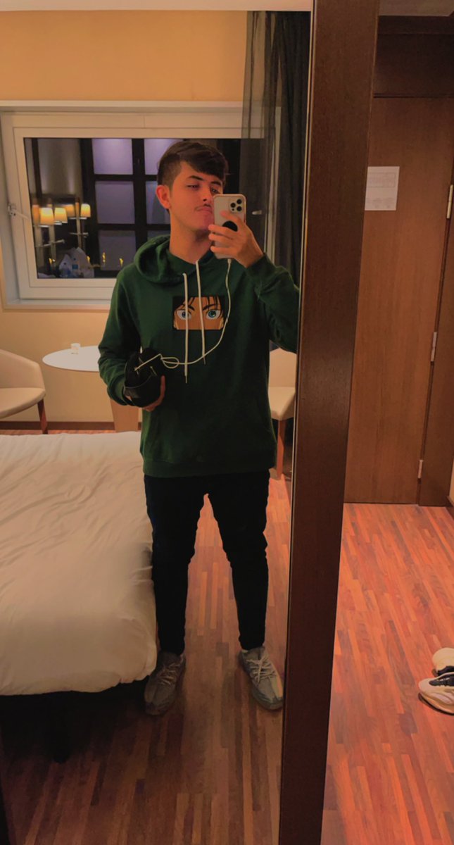 Ph_A77's tweet image. إلى الشاطىء ابيه بكلمة راس