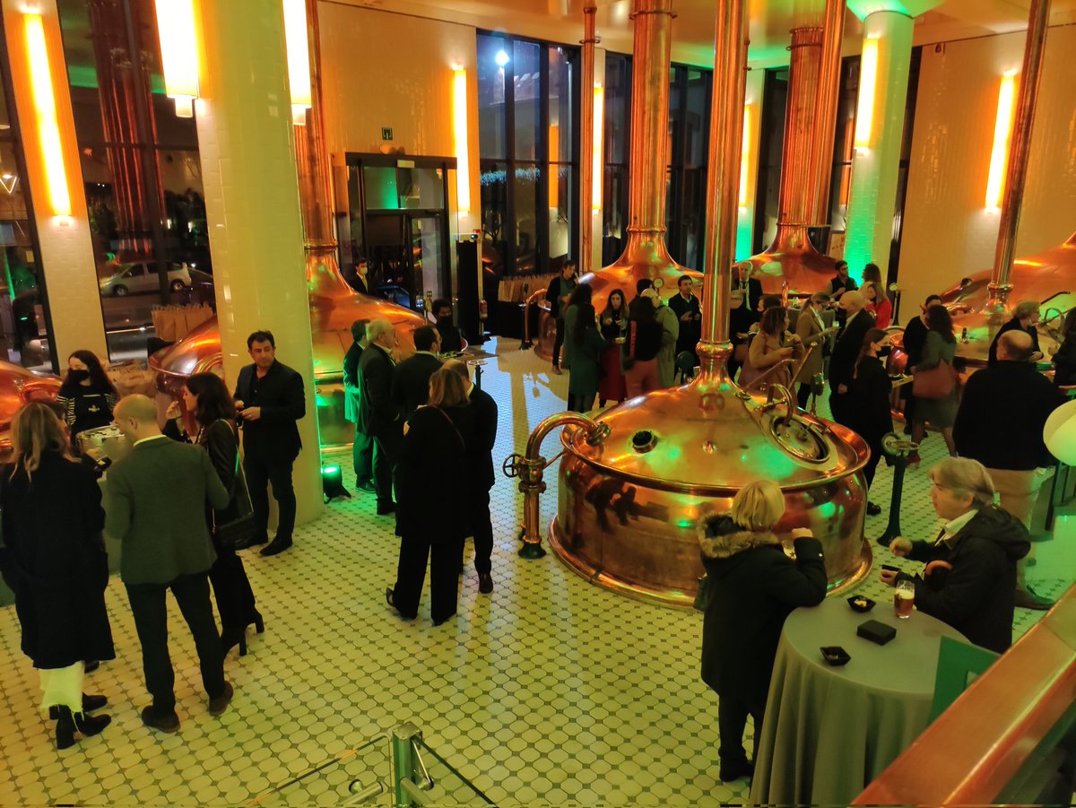 Dircomcat's tweet photo. 🥂 I per acabar la 10a edició del #Netcom, res millor que #networking amb un bon sopar!
Moltes gràcies per seguir-nos! Molt agraïts, especialment a @EstrellaDammCat, i esperem continuar-nos veient en els propers actes!
Bona #comunicació! https://t.co/63DzU83y2W