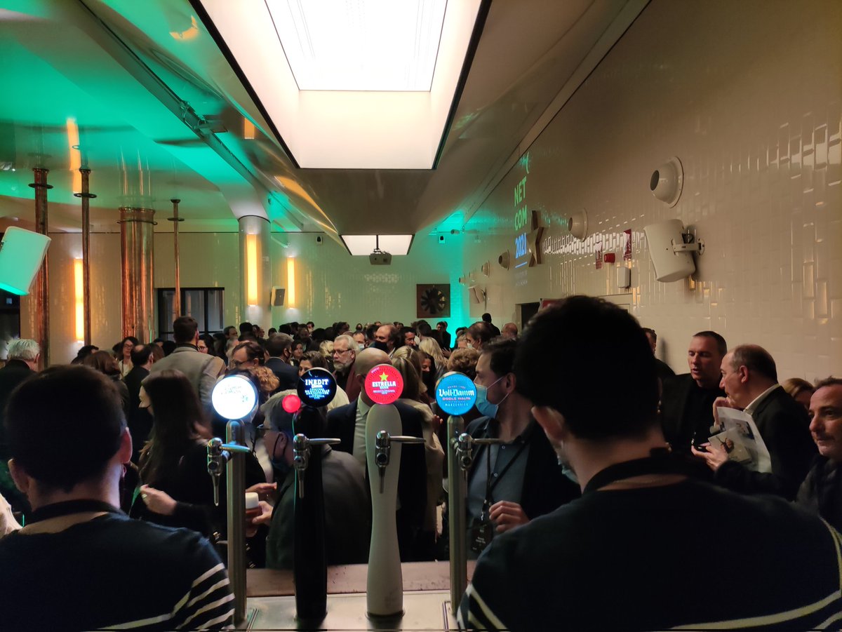 Dircomcat's tweet photo. 🥂 I per acabar la 10a edició del #Netcom, res millor que #networking amb un bon sopar!
Moltes gràcies per seguir-nos! Molt agraïts, especialment a @EstrellaDammCat, i esperem continuar-nos veient en els propers actes!
Bona #comunicació! https://t.co/63DzU83y2W