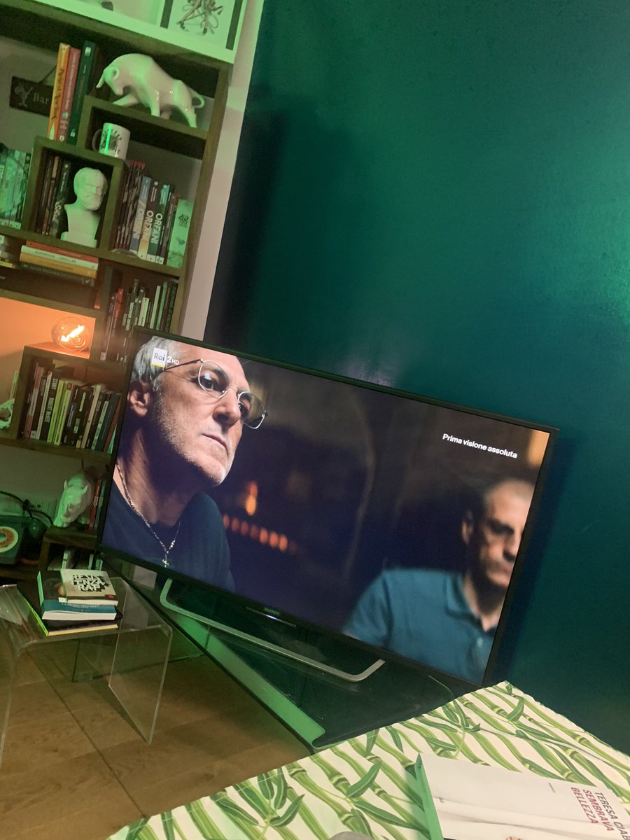 MancaDavide's tweet photo. MARCELLO, GAETANO, DANILO, che roba enorme che trio delle meraviglie ! Pazzeschi #ilcacciatore #ilcacciatore3 https://t.co/rh44EphJxt
