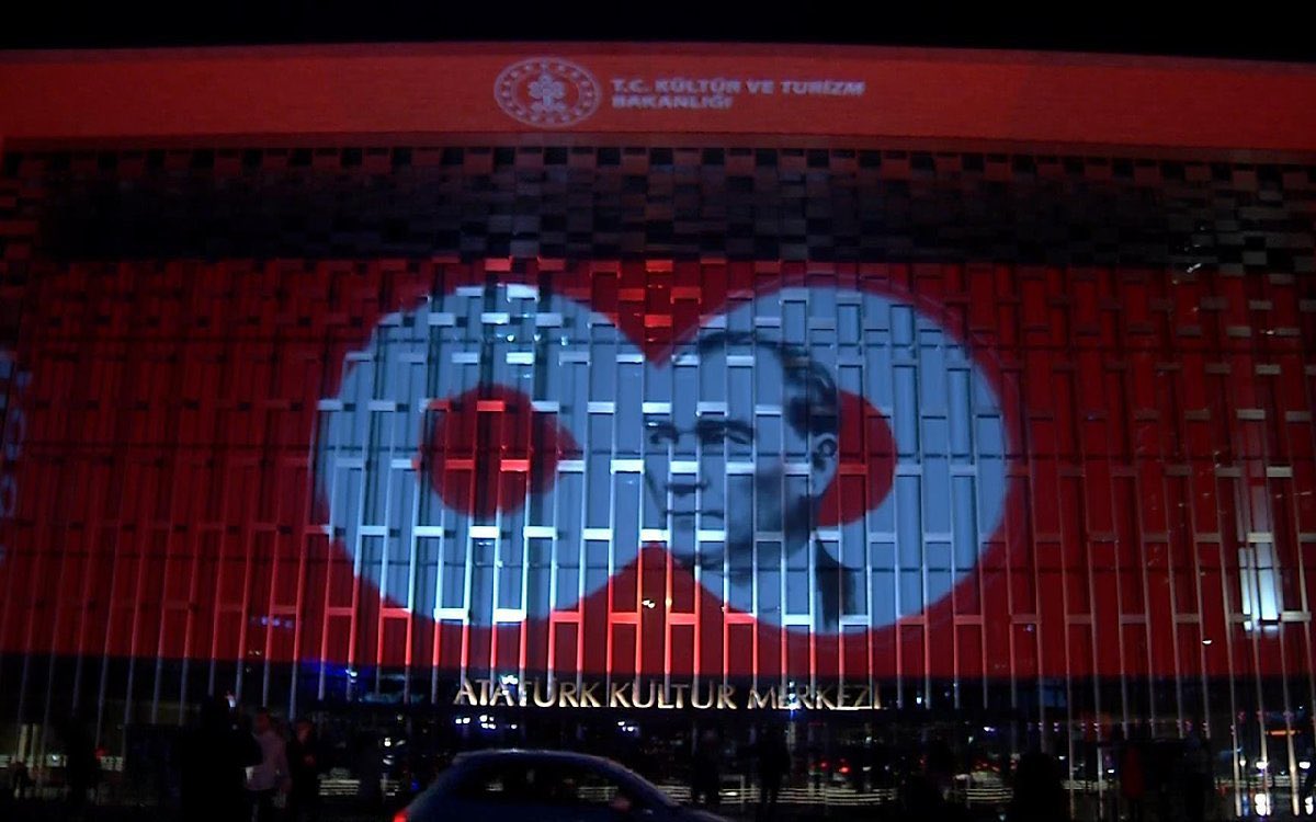 Galata Kulesi ve Atatürk Kültür Merkezi. #10Kasım