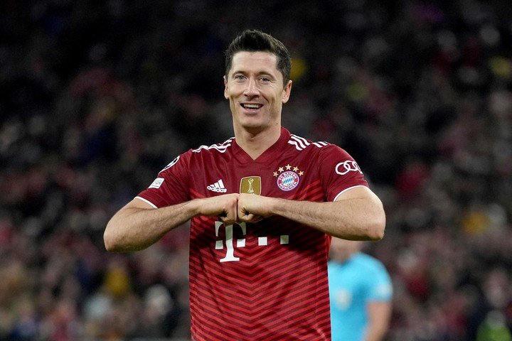 barcargento10's tweet photo. Quién merece el Balón de Oro 2021??
RT 🔁 LEWANDOSKI
FAV ❤ MESSI https://t.co/XxNU0s4eth