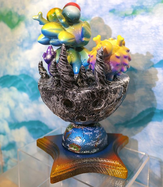 maxtoyco's tweet photo. “Star Surfers” custom for @MartinHsu by #marknagata with faces painted by Martin ! Follow Martin for his special #dcon event &amp; how to purchase this special custom set ! #arttoy #dragonboysuper #galaxy #stars #moon #space https://t.co/uKQBc1AHAM