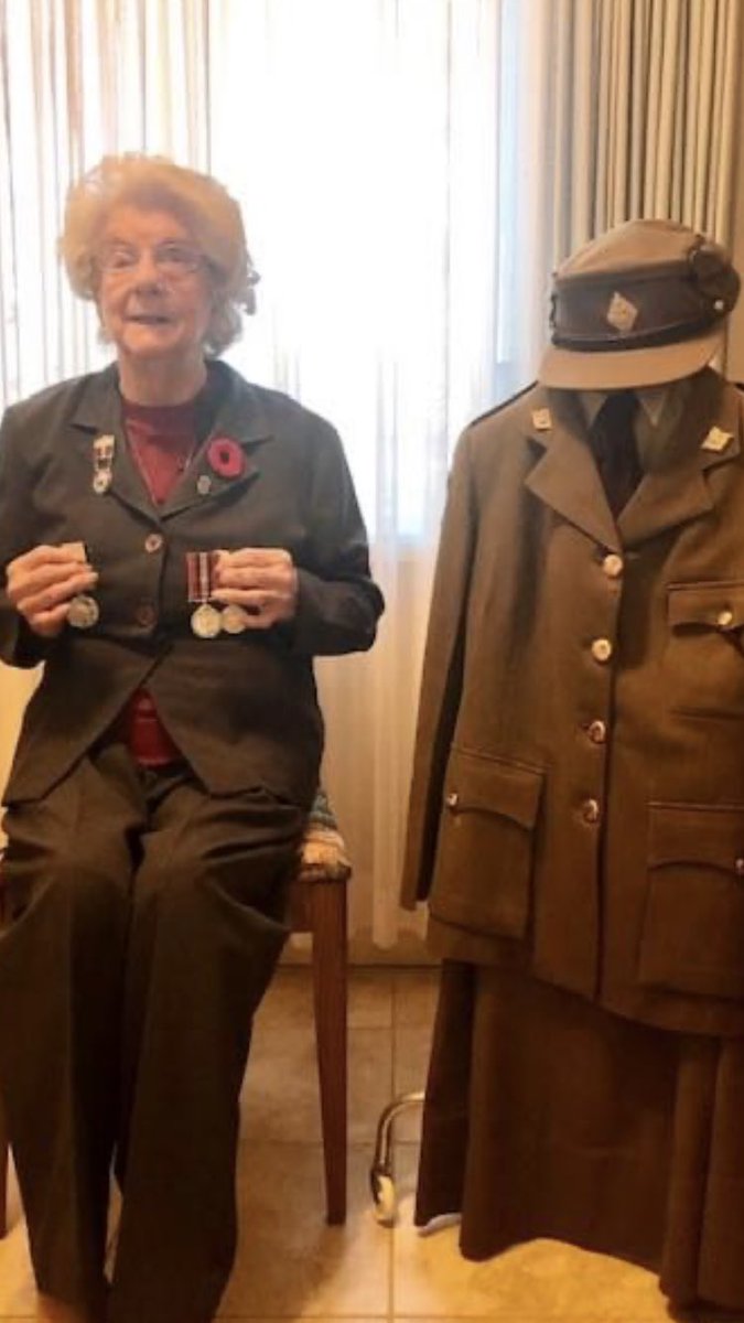 ElliottGuelph's tweet photo. On the 11th hour of the 11th day of the 11th month, let us not forget the men and women who, in serving their country, put their lives on the line so that others may live in peace. Here are some of the hero's at TEC.#thedifferencematters #advantageontario #orca https://t.co/CjkHB2jR8U
