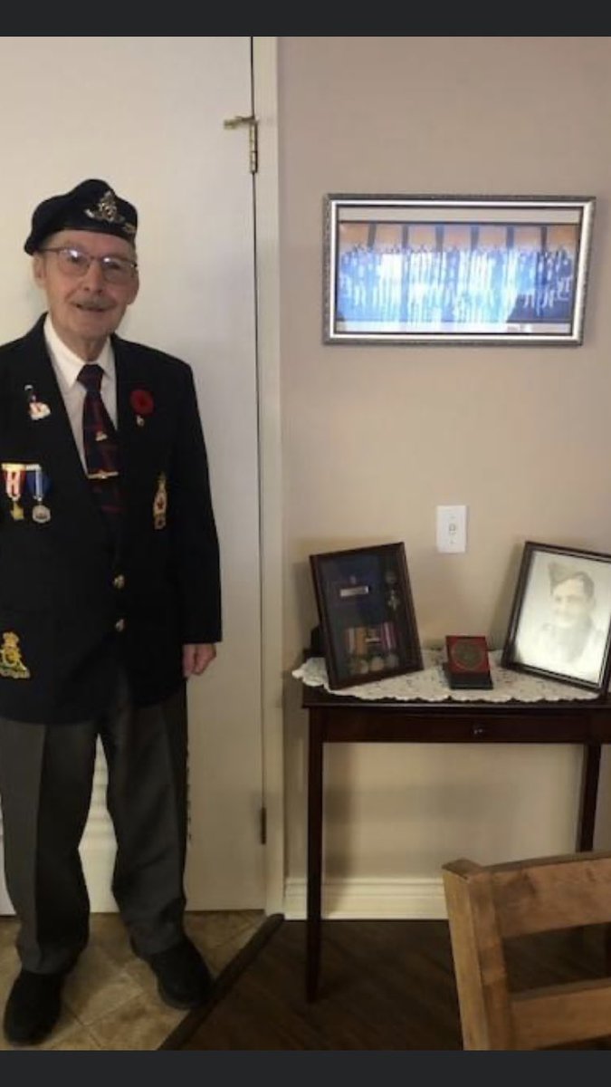 ElliottGuelph's tweet photo. On the 11th hour of the 11th day of the 11th month, let us not forget the men and women who, in serving their country, put their lives on the line so that others may live in peace. Here are some of the hero's at TEC.#thedifferencematters #advantageontario #orca https://t.co/CjkHB2jR8U