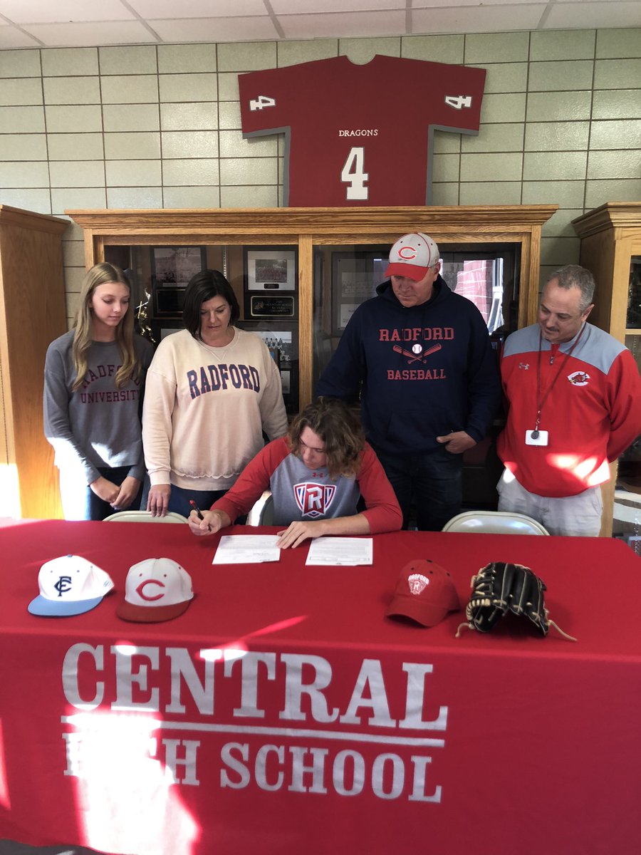 psufanbecky's tweet image. So very proud of you @devonboyles11 . Can't wait to see you play at @RadfordBaseball . #proudauntmoment #NationalSigningDay
