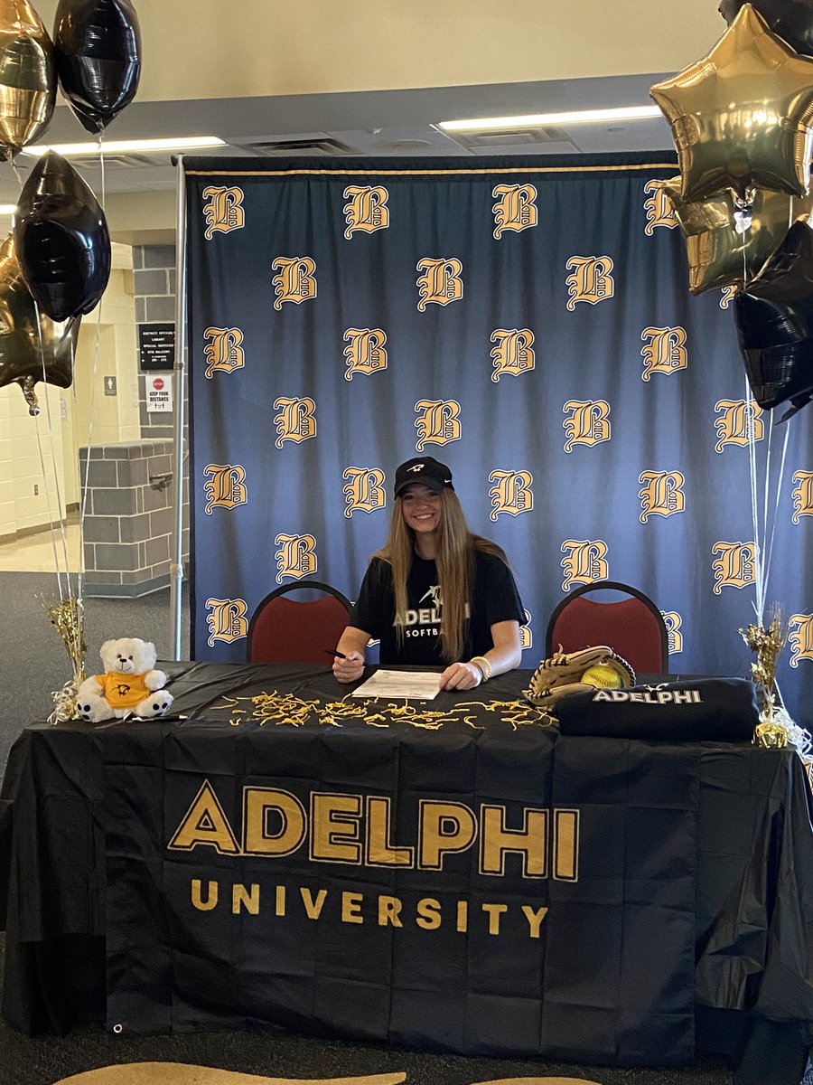 CoachOLeary32's tweet photo. Congrats to these three ladies on signing their National Letter of Intent and choosing to take their skills to the collegiate level! 🥎 #brhssoftball #collegebound #proudcoach https://t.co/ZQTSr5Bclx