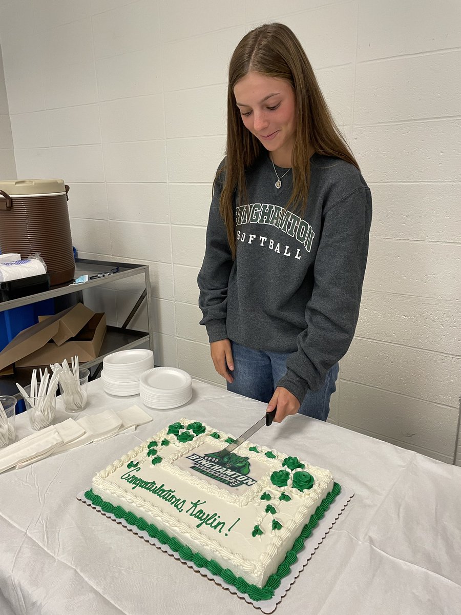 Kaylin2022 (@kaylin2022) on Twitter photo Officially a Bearcat🐻🐱!!!!! Couldn’t be more happy! Thank you <a href="/SportsOneida/">Oneida Athletics</a> <a href="/OneidaCSD/">Oneida City School District</a> for putting this together for me!! Cant wait for the next 4💚💚 <a href="/BinghamtonSOFT/">Binghamton Softball</a> <a href="/JBUMP_BU/">J. Bump</a> Officially a Bearcat🐻🐱!!!!! Couldn’t be more happy! Thank you <a href="/SportsOneida/">Oneida Athletics</a> <a href="/OneidaCSD/">Oneida City School District</a> for putting this together for me!! Cant wait for the next 4💚💚 <a href="/BinghamtonSOFT/">Binghamton Softball</a> <a href="/JBUMP_BU/">J. Bump</a>