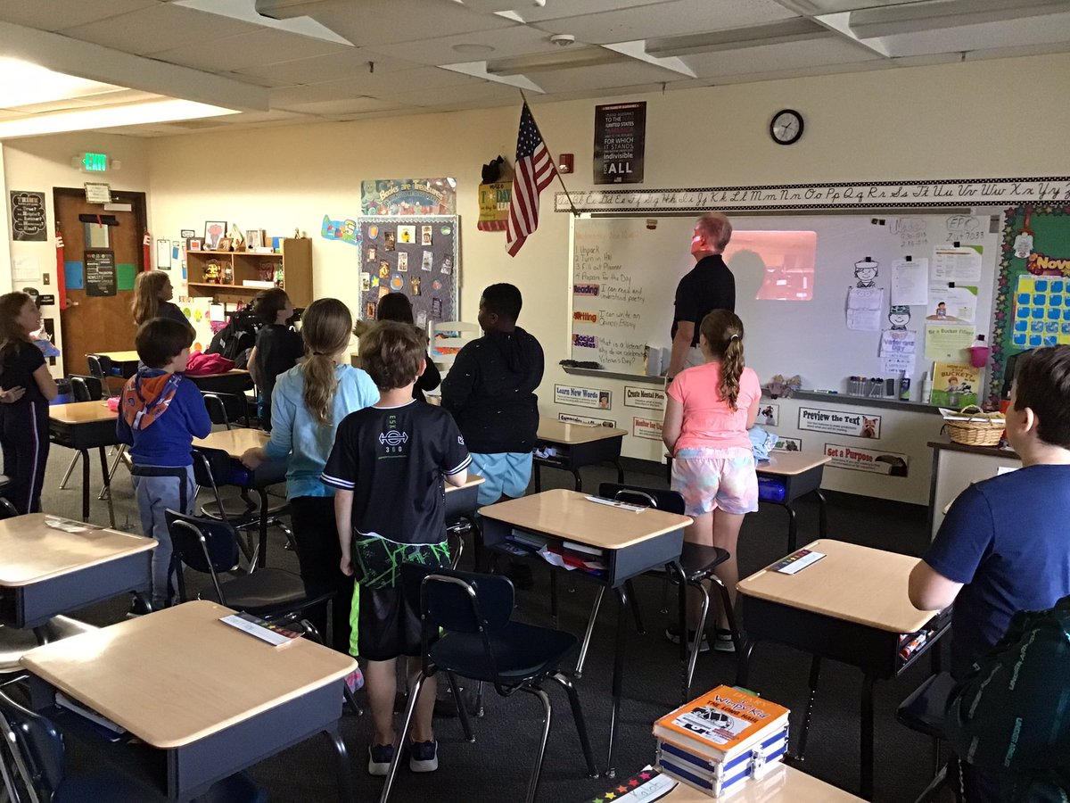 debbie_eckstein's tweet photo. Eckstein Ss enjoyed our guest Veteran, Mr. Greg Thomas! We learned so much about the Navy. Thank you to all our Veterans 🇺🇸
@PGE_Stars https://t.co/I3dxEralFx