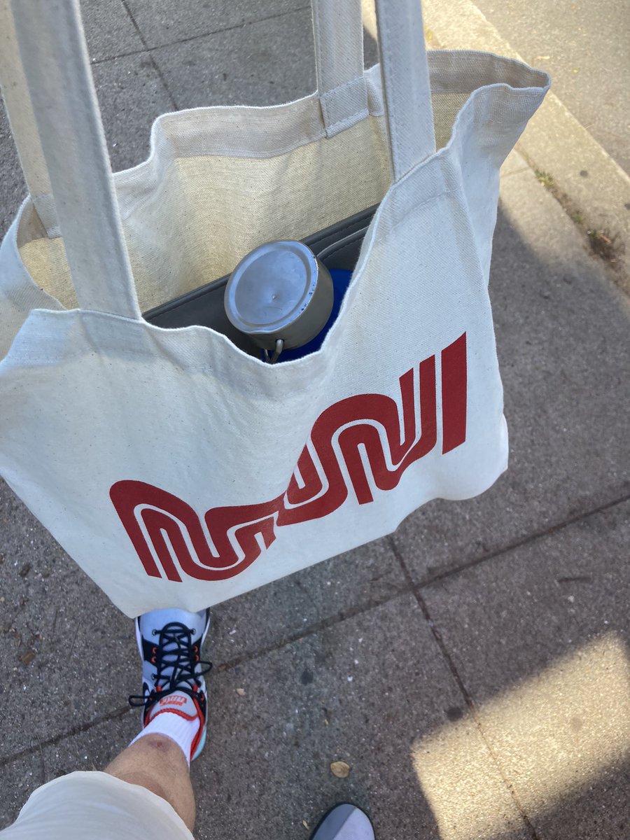 mickeyboxell's tweet photo. I’m gonna need to get a new tote. https://t.co/LLZJROib8U