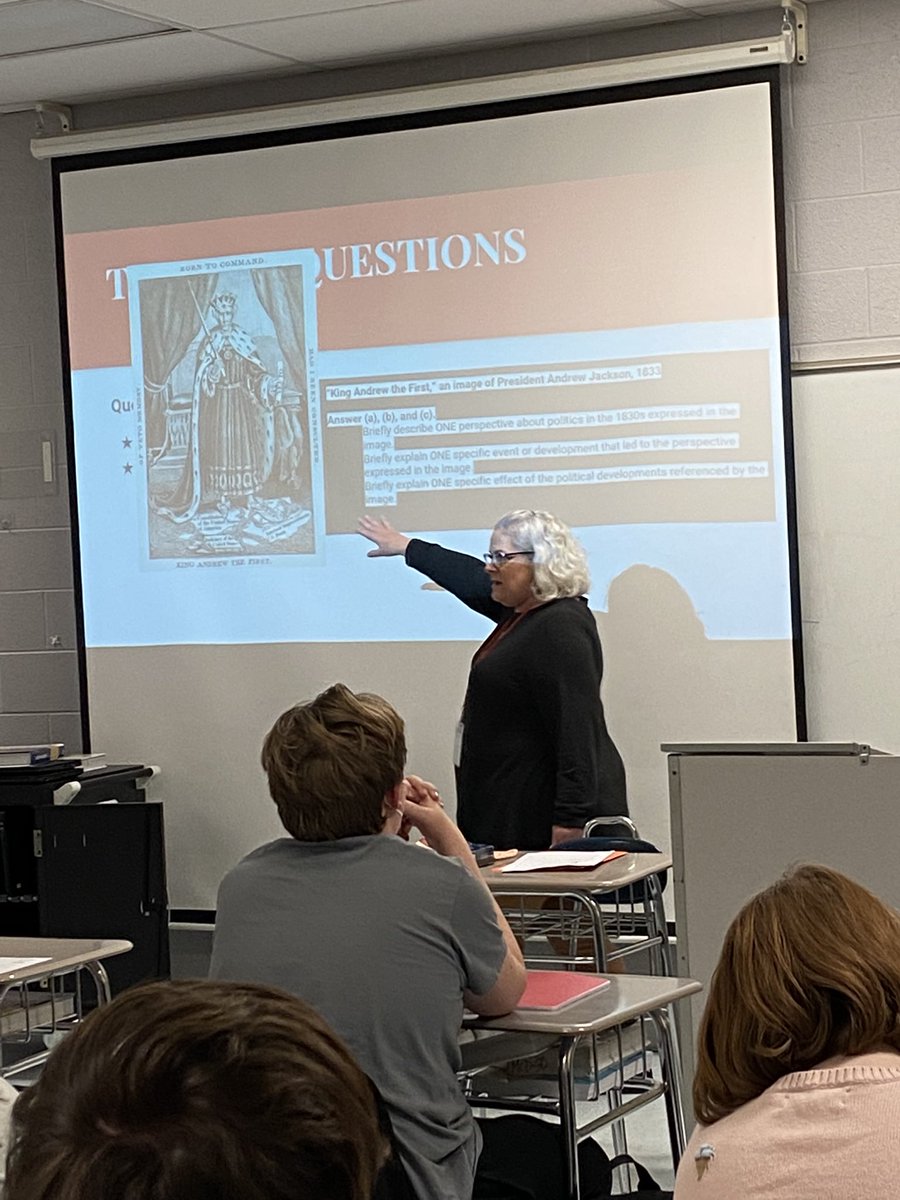 mskatebrown628's tweet image. Ms. Mcdowell working with Coach Shambaugh’s APUSH class on short answer questions! @bhsjustus #APUSH #AP  @N_McDowell10 #rcschools