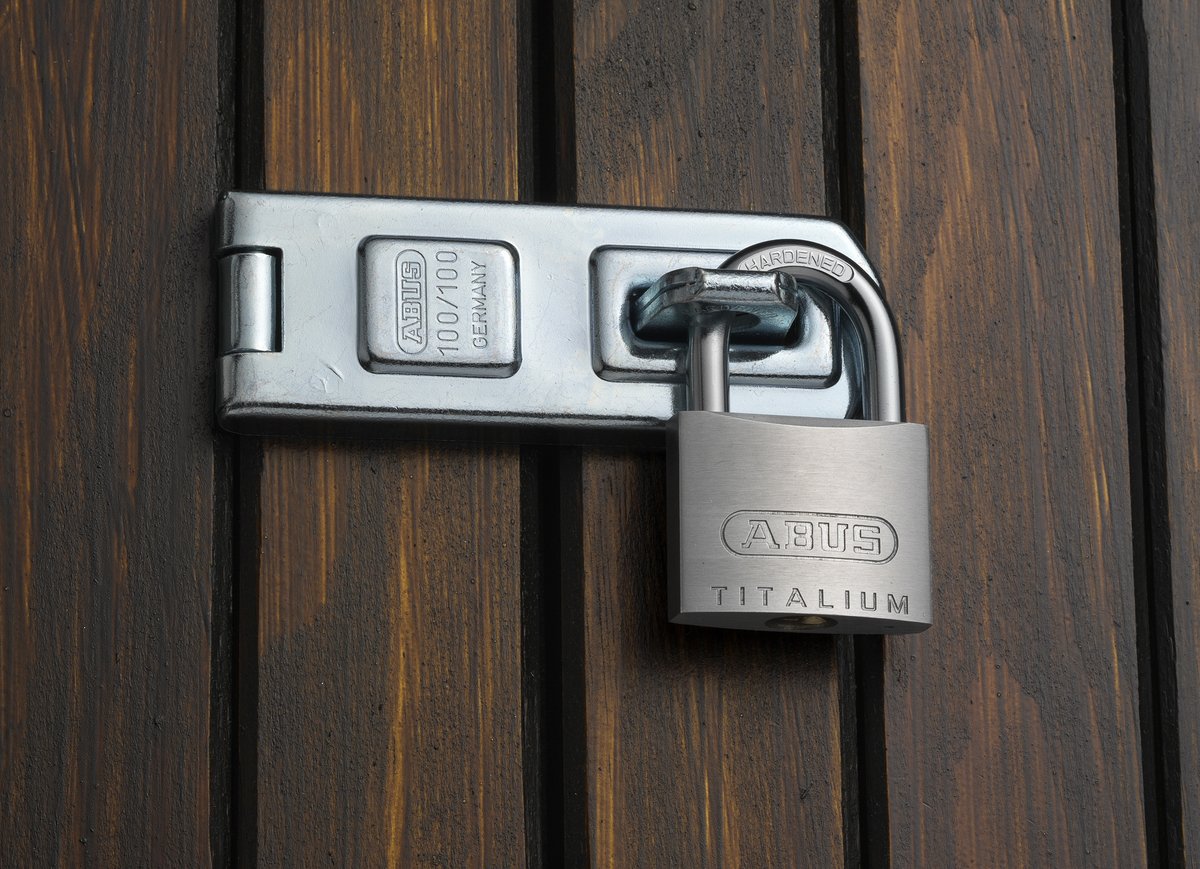 abus_usa's tweet photo. Safety and security are the best combo!๐ค
.
.
.
#safety #ABUS #Security #ABUSSecure #combolock #combo https://t.co/tm5RqyOdz5