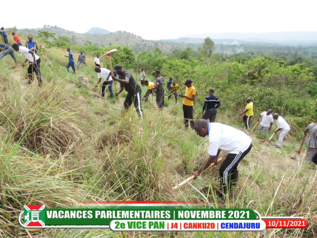 nshingamateka's tweet photo. 3/n On his side, the 2nd Deputy Speaker of the National Assembly continued the #ParliamentaryRecess in #Cankuzo province, #Cendajuru commune. He joined the population that was digging holes in which trees will be planted on the hill #Kibande. https://t.co/WMHdhM1MIf