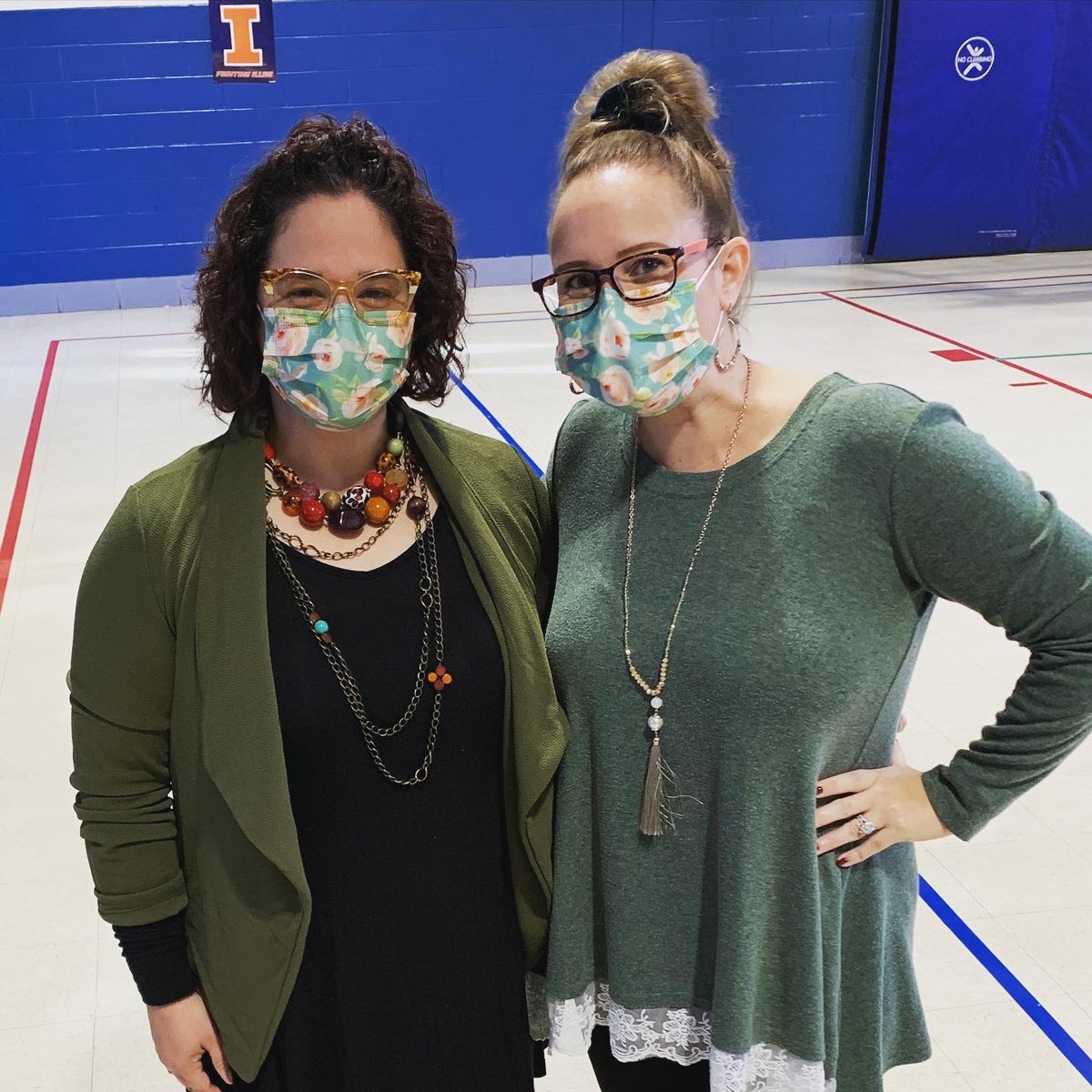 SELintegrations's tweet photo. Enjoyable #teacherpd this morning with @rw_rascals ❤️💙 Our focus was empathy and we studied the phenomenal work of @brenebrown 👏👏👏 #empathy #connection #selintegrations https://t.co/Ml7o9C9a6Q