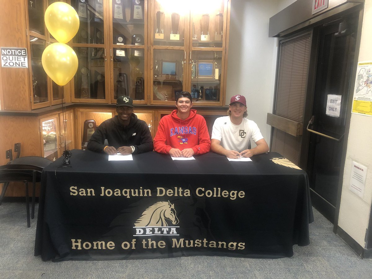 Big shout out to our guys <a href="/RootJace/">jace root</a> <a href="/ConnorSemone/">connor semone</a> and @KemetKordell on their early signing. All hard workers and will excel at the next level. Great job men! 🔥👏🏽⚾️ #Dsquad⚾️⚾️⚾️