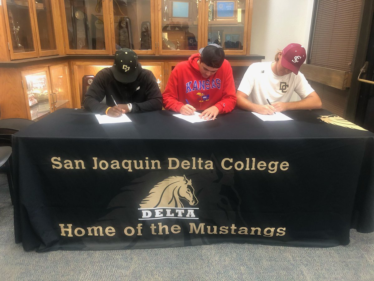 SJDCBaseball's tweet photo. Big shout out to our guys @RootJace @ConnorSemone and @KemetKordell on their early signing. All hard workers and will excel at the next level. Great job men! 🔥👏🏽⚾️ #Dsquad⚾️⚾️⚾️ https://t.co/XwWCE22Czi