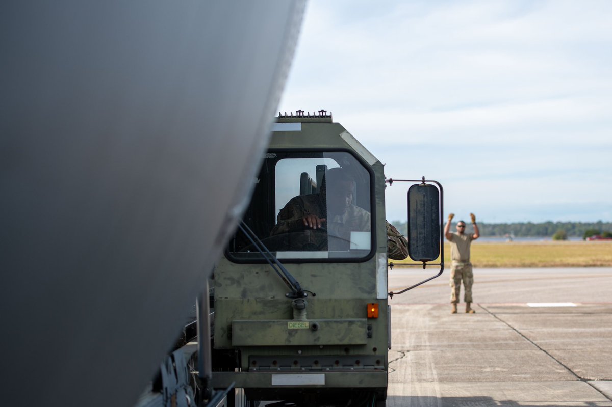 403rdWing's tweet photo. Which do you prefer: packing or unpacking? 📦
Our #PortDawgs make both pretty easy. Welcome home to the 815th AS Flying Jennies and the rest of the #WingofChoice members who have been overseas supporting #CastleForge 🏰 for the past month.
#ReserveReady #ReserveResilient https://t.co/Hfx7sIPMMM