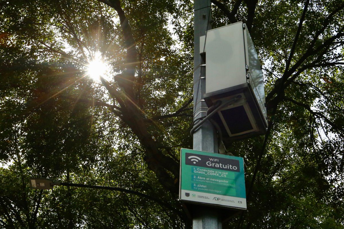 Claudiashein's tweet photo. Conéctate a internet de forma gratuita en cualquiera de los 21 mil 500 postes del @C5_CDMX, distribuidos en toda la Ciudad de México.
Somos #LaCiudadMásConectada. https://t.co/jWMuoWNcM4