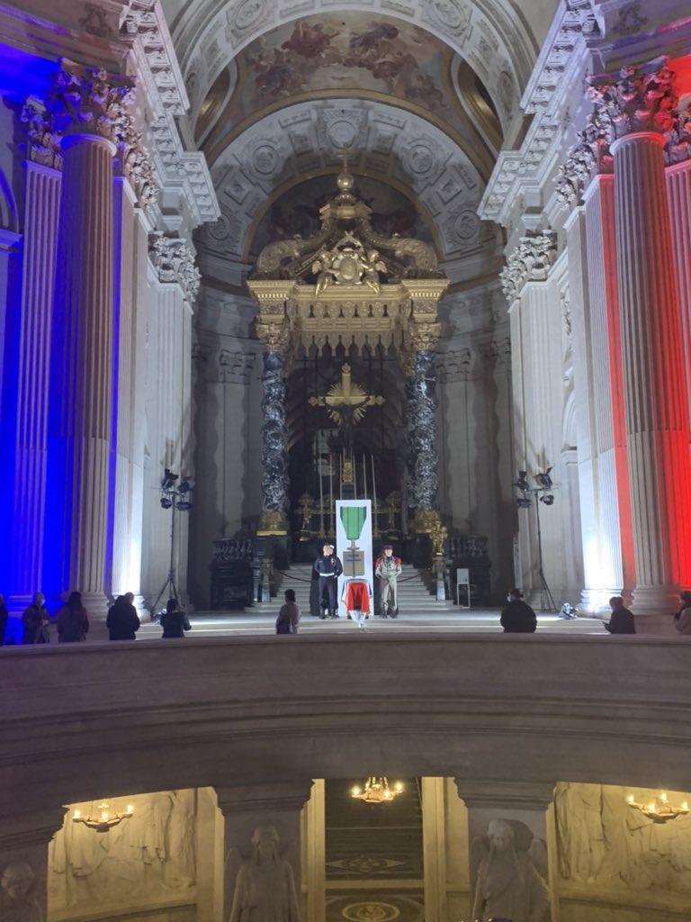 CDC3RAMa's tweet image. 🇫🇷 Hommage au dernier Compagnon de la Libération 🇫🇷 Le #3RAMa veille la dépouille du lieutenant Hubert Germain sous le dôme des Invalides avant son inhumation, demain, au Mont-Valérien dans la crypte du mémorial de la France combattante.
