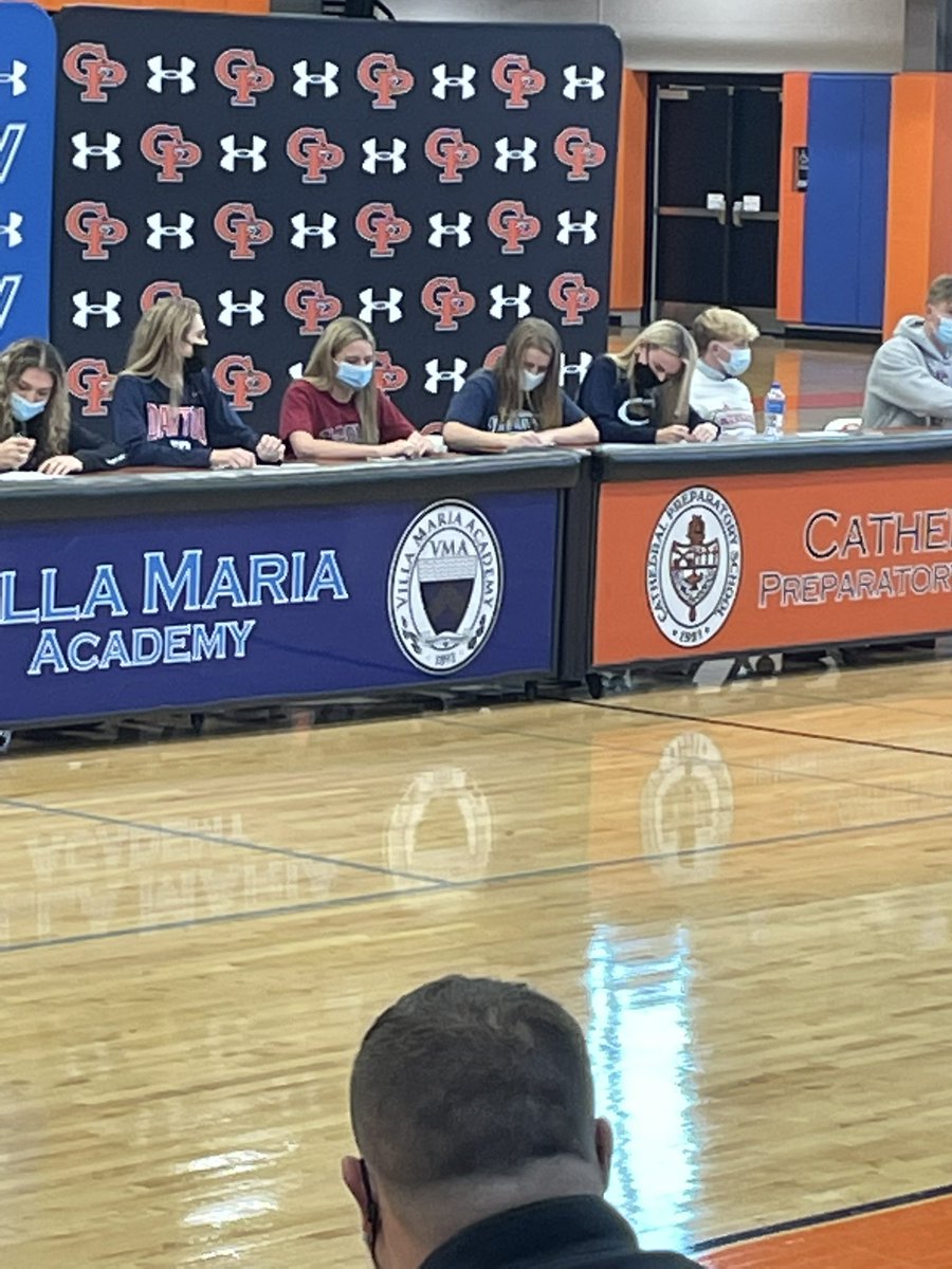 WillaRegal's tweet photo. CARISSA SIGNED!!! #ilovecarissa #D1 #basketball #Committed #mountsaintmarys #ESPN https://t.co/oBjnlSCLso