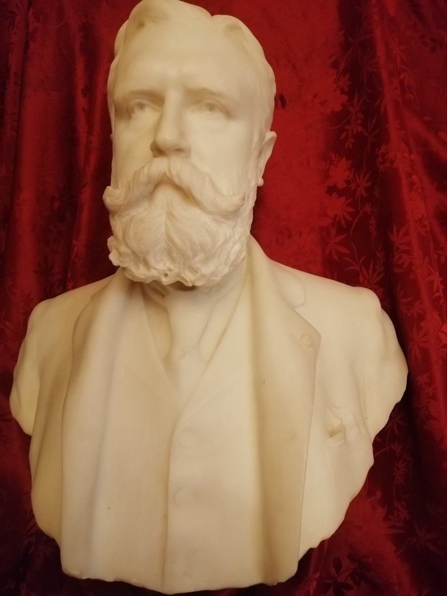 SagaMenier's tweet photo. Buste en marbre blanc représentant Gaston #Menier propriétaire de la #Chocolaterie  Menier de @villedenoisiel. #Sculpture de 1900 signée Denys #Puech (1854-1942), prix de Rome en 1884 et à l'origine du #musée de #Rodez qui porte son nom.
@VilledeRodez @Rodezagglo https://t.co/l9NILGZPDg