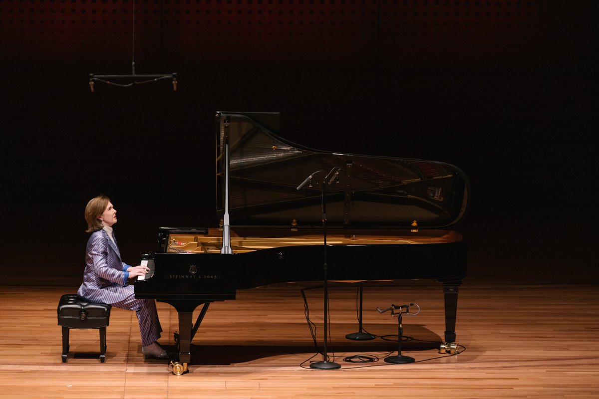 chambermusic's tweet photo. We celebrated the music of #Chopin on Tuesday evening at #AliceTullyHall! Thank you to all those who attended, and saw and heard the wonderful Michael Brown, Nicholas Canellakis, Ani Kavafian, and Anne-Marie McDermott. 📸 Da Ping Luo. #VoiceofthePoet #CMSLC https://t.co/A1wxEAQjyv