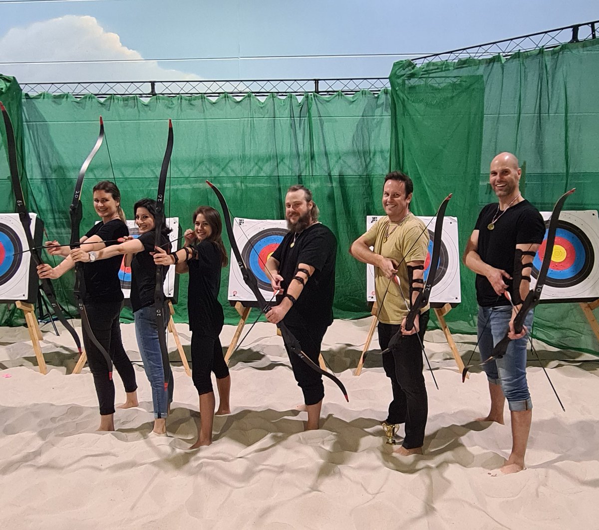 A lesson from today's #Archery event: You can't be tense when you’re shooting an arrow. And that also helps, in your daily life. #StayCalm and #ReachTargets
 #WellnessDay <a href="/TwitterDE/">Twitter Deutschland</a>