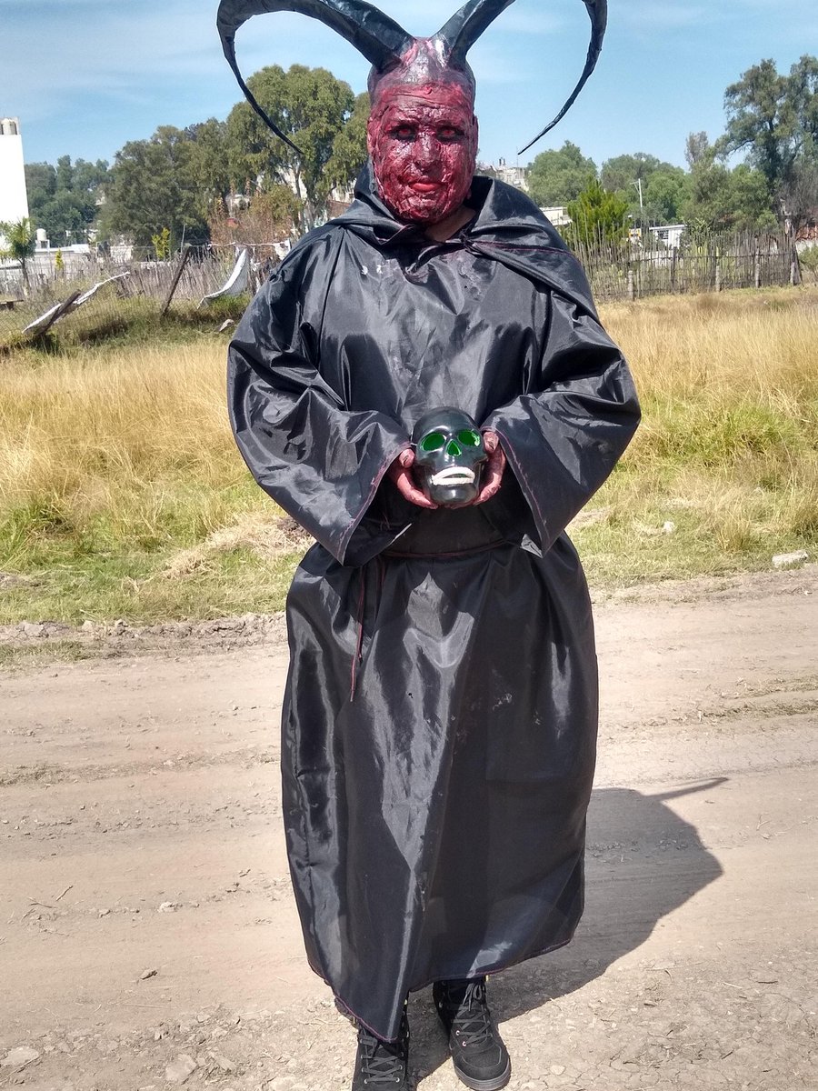 Moretv8's tweet photo. Fotos de mi examen de Halloween de terror el dia viernes 05 de noviembre que tal me quedo que opinan https://t.co/S0ixHIHhDx