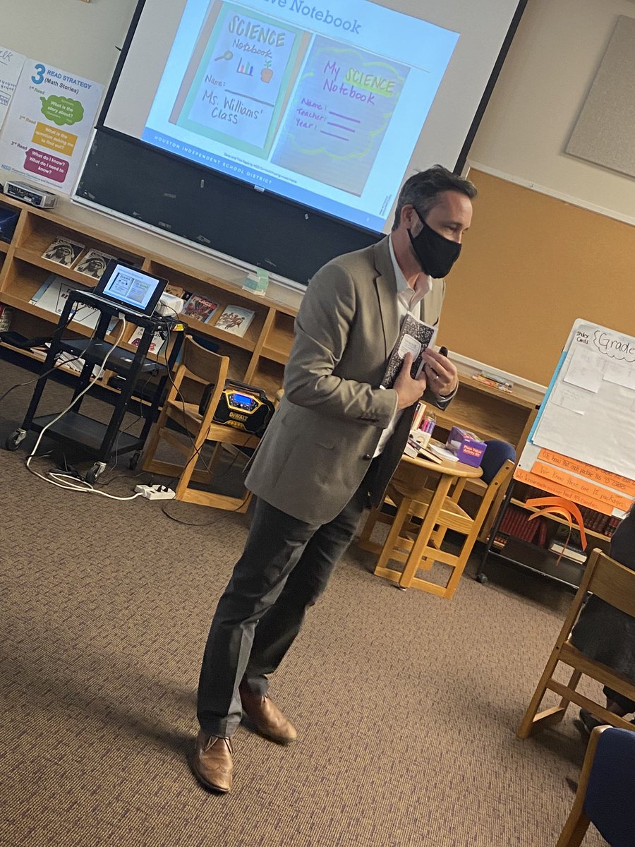 Leigha_Curry7's tweet image. Let’s do the Science! Can you build the circuit? Thank you James! @HISD_ElemSci #dothescience @DonelleWilliams