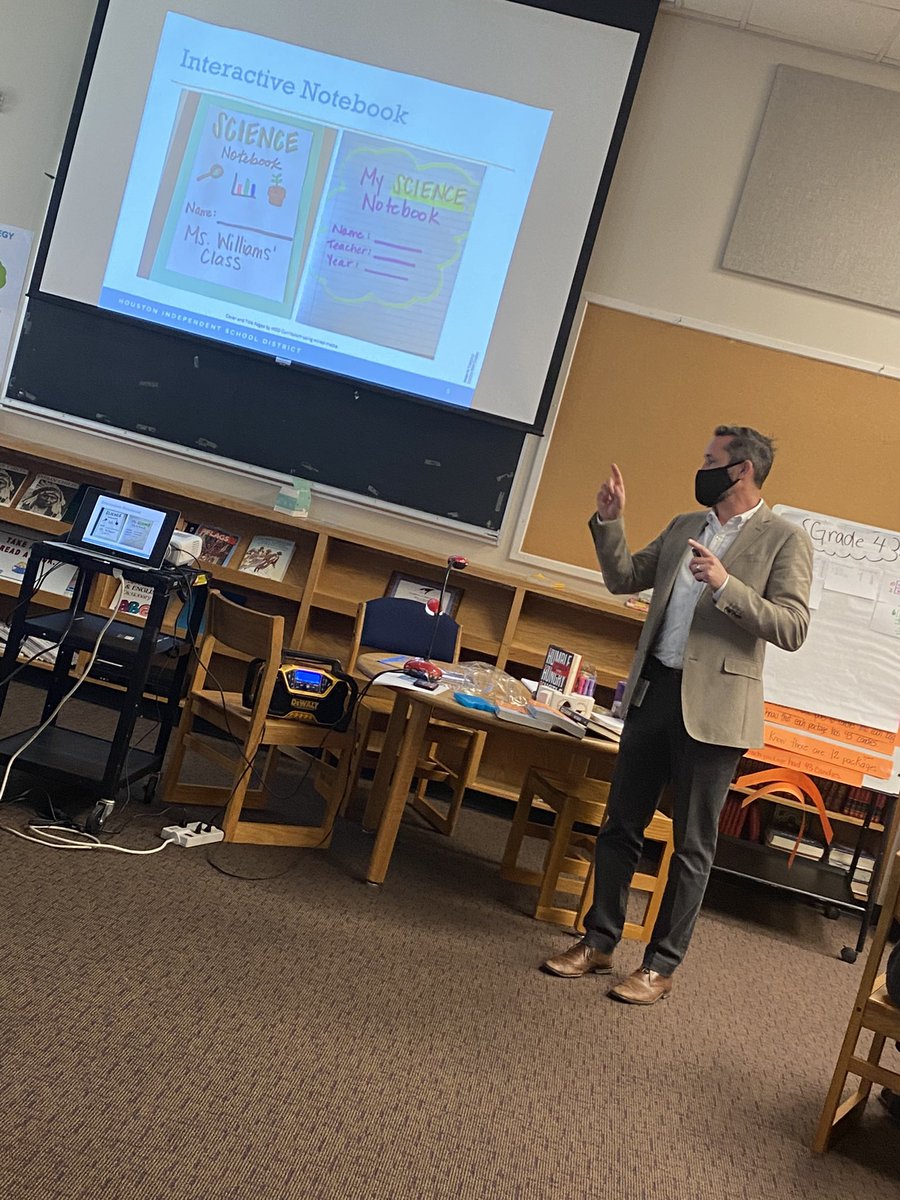 Leigha_Curry7's tweet image. Let’s do the Science! Can you build the circuit? Thank you James! @HISD_ElemSci #dothescience @DonelleWilliams