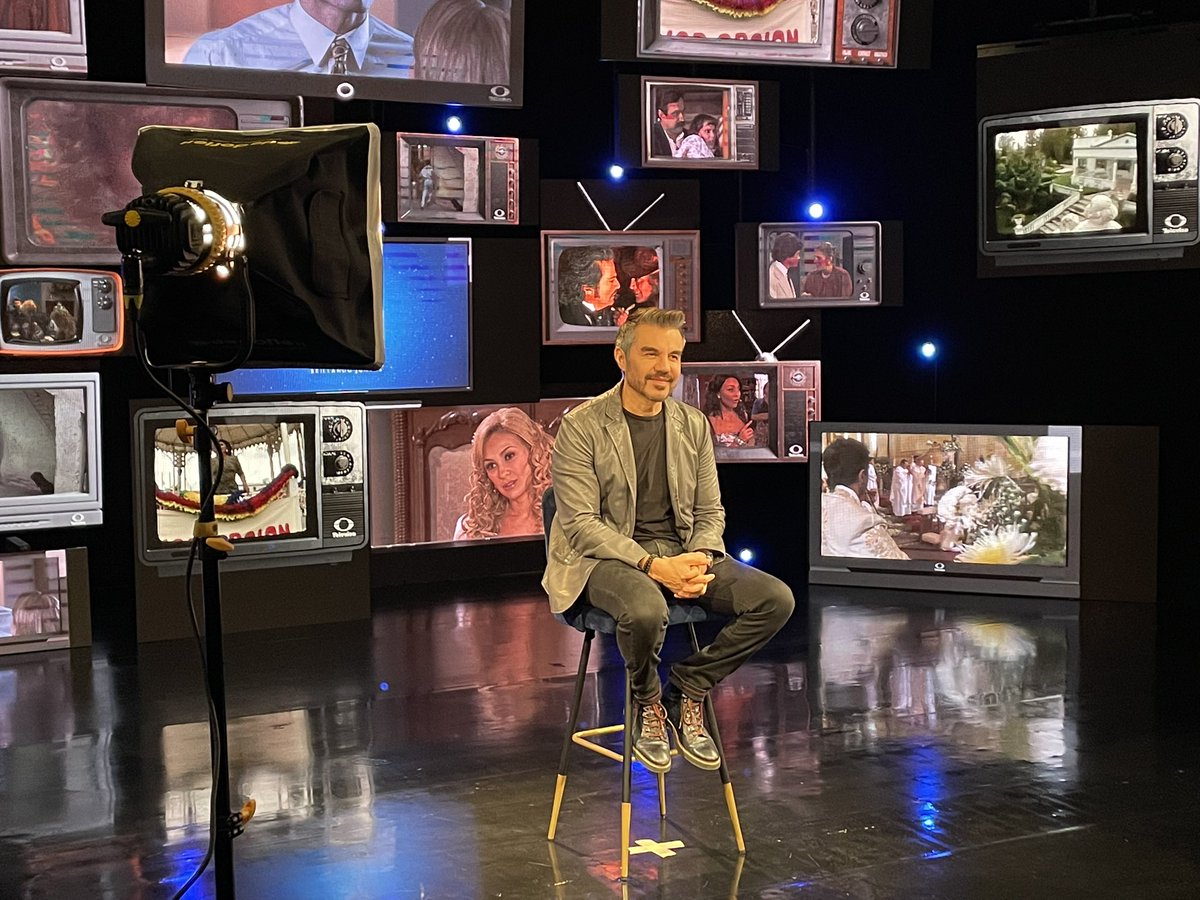 Jorge_Ugalde's tweet photo. @AndreaLegarreta @Sargentoleon @negroaraiza2 @AdrianUribe forman parte del especial #70AñosBrillandoJuntos este sábado 13 de noviembre a las 9 de la noche por @Canal_Estrellas https://t.co/u4V1nyX3FZ
