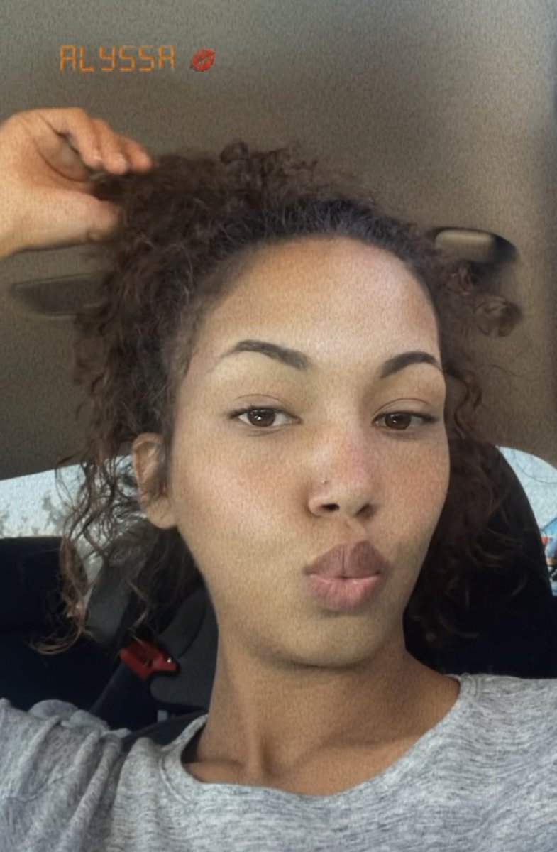 alyssajones2_'s tweet photo. 😘 https://t.co/KAxn84arpL