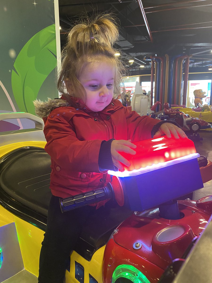 Ah sen yokmusun Özge Hira bana ikinci kez babalığı tattırdın.. canımıniçi canım kızım benim küçük yaramazım.. Allah sana ve ablana güzel sağlıklı mutlu uzun bir ömür versin 💕😍🥰😘😘