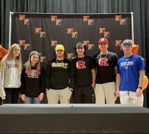 Congratulations to Caroline Mascone who signed her letter of intent today. She will continue her studies and play soccer at the University of Albany. #NLI #mtpspride #gogreatdanes