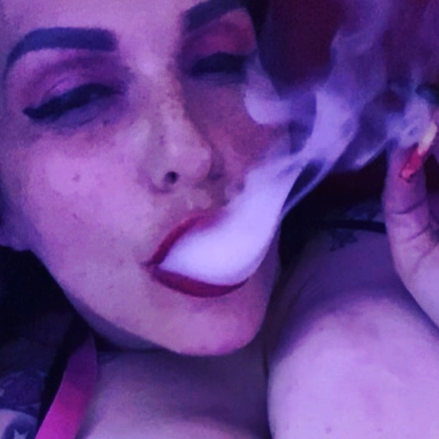 https://t.co/dX2At0cU6N  I love to make my smoke fetish bj  videos my  cream pie videos I love being