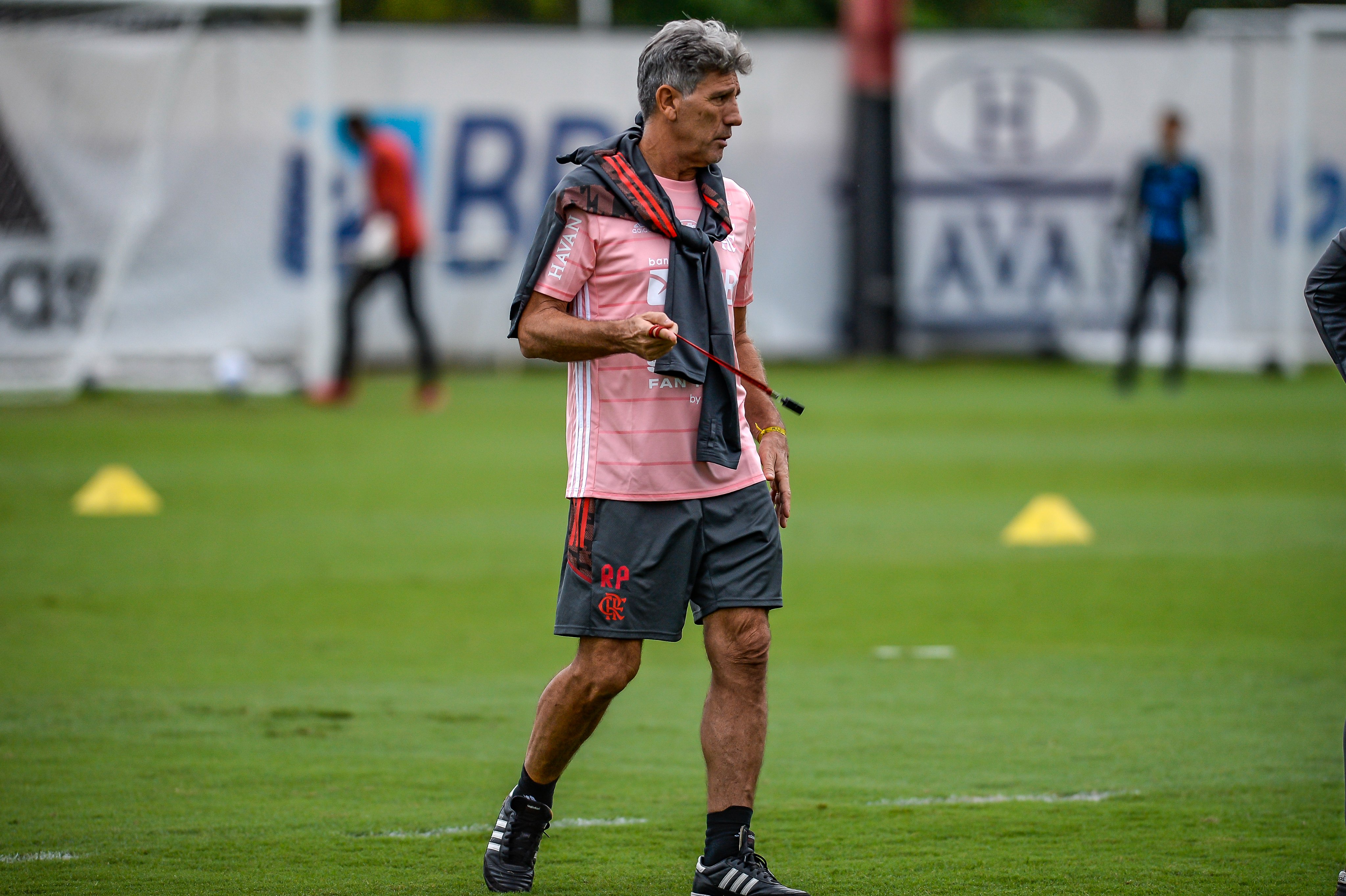 Sob pressão, Renato Gaúcho acerta os últimos detalhes para a partida diante do Bahia. Foto: Marcelo Cortes/CRF