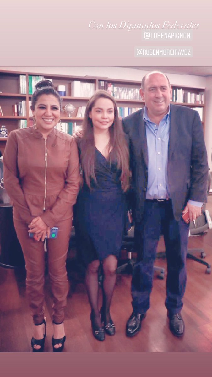 Corintiacruz's tweet photo. Siempre es un gusto saludar a mis amigos de partido el Dip. @rubenmoreiravdz Presidente de la JUCOPO del Congreso Federal y acompañar a la Dip. por #Veracruz @lorenapignon_ . https://t.co/fLJLlLGoac