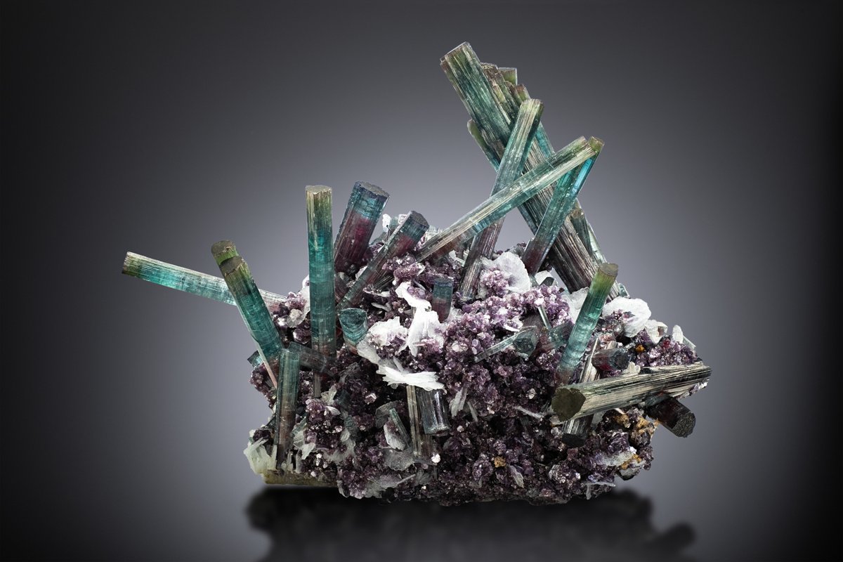 JMU's tweet photo. Raise your hand if you knew the JMU Mineral Museum has re-opened on campus? (1/2) https://t.co/zSjPqk7MuE