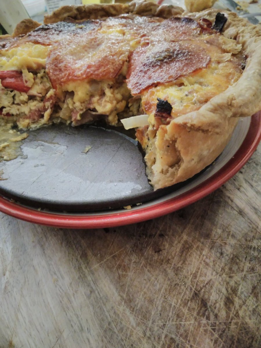 rogerdrags's tweet photo. Ruby made Pizza Pie, ideal to eat when you have just had a tooth out, as the all butter pastry just melts in your mouth. This is a Chef Ruby Signature Dish, don't think you will find it anywhere else? #baking #fiercefood #chefruby #rubycabernet #pie #pies https://t.co/b7LAxnuOhO