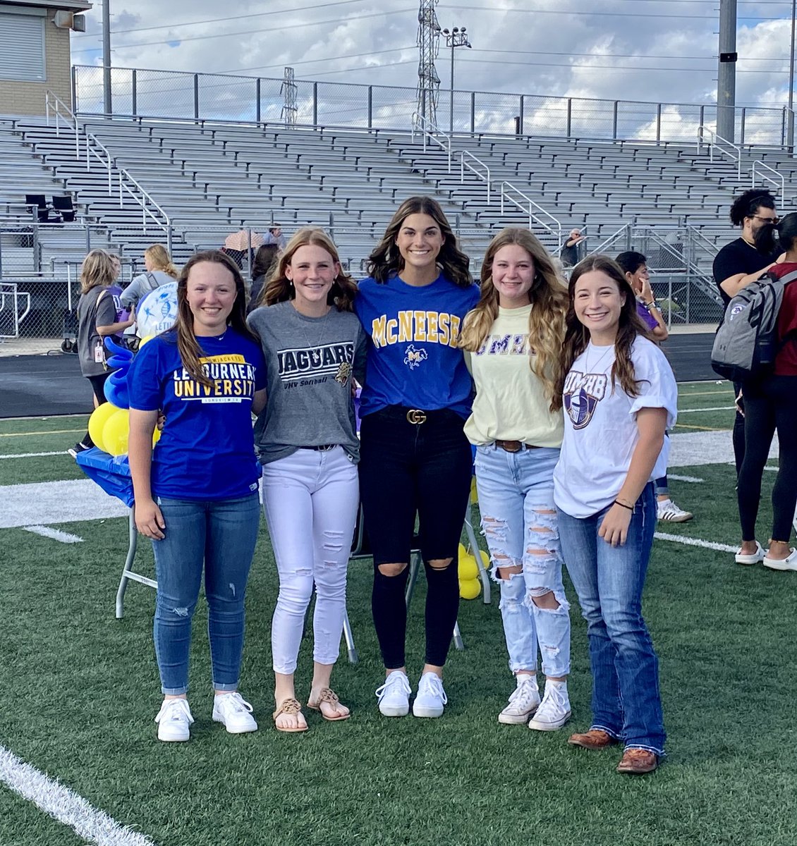 RPHS_SoftballG's tweet photo. CONGRATS to our very own! SIGNED ✅
@ShippRylie LeTourneau
@callieeem1 U of H- Victoria 
@janik_grace_8 McNeese State 
@MalynSimmons UMHB
@blane_simmons UMHB 

We are so proud of you all! 💜🥎 https://t.co/8o6HKSFi3m