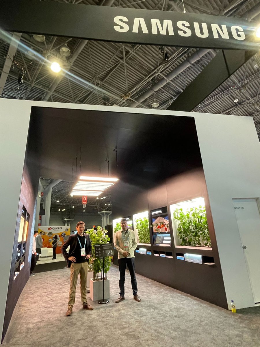 GrowFlux co-exhibited with Samsung at Lightfair International at the Javits Center in NYC.  Coupling the best LEDS and wireless controls gives growers the edge with yield and energy efficiency. #agtech #iot