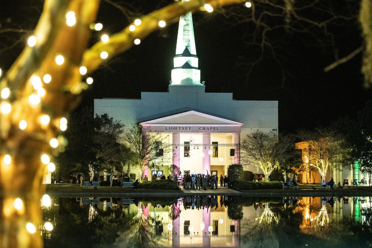 csuprez's tweet photo. It’s beginning to look a lot like Christmas at CSU. 🎄✝️🎅🐮 https://t.co/LDwtW8Kfhx