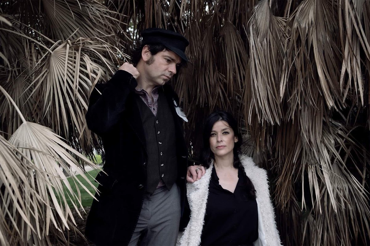 Nuestra vuelta a los escenarios va a ser muy especial y luminosa ✨. 

Foto del fucking master of the universe  Sergio Escalante del Valle.