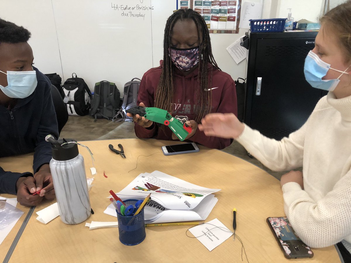 Walker Robotics tweet media