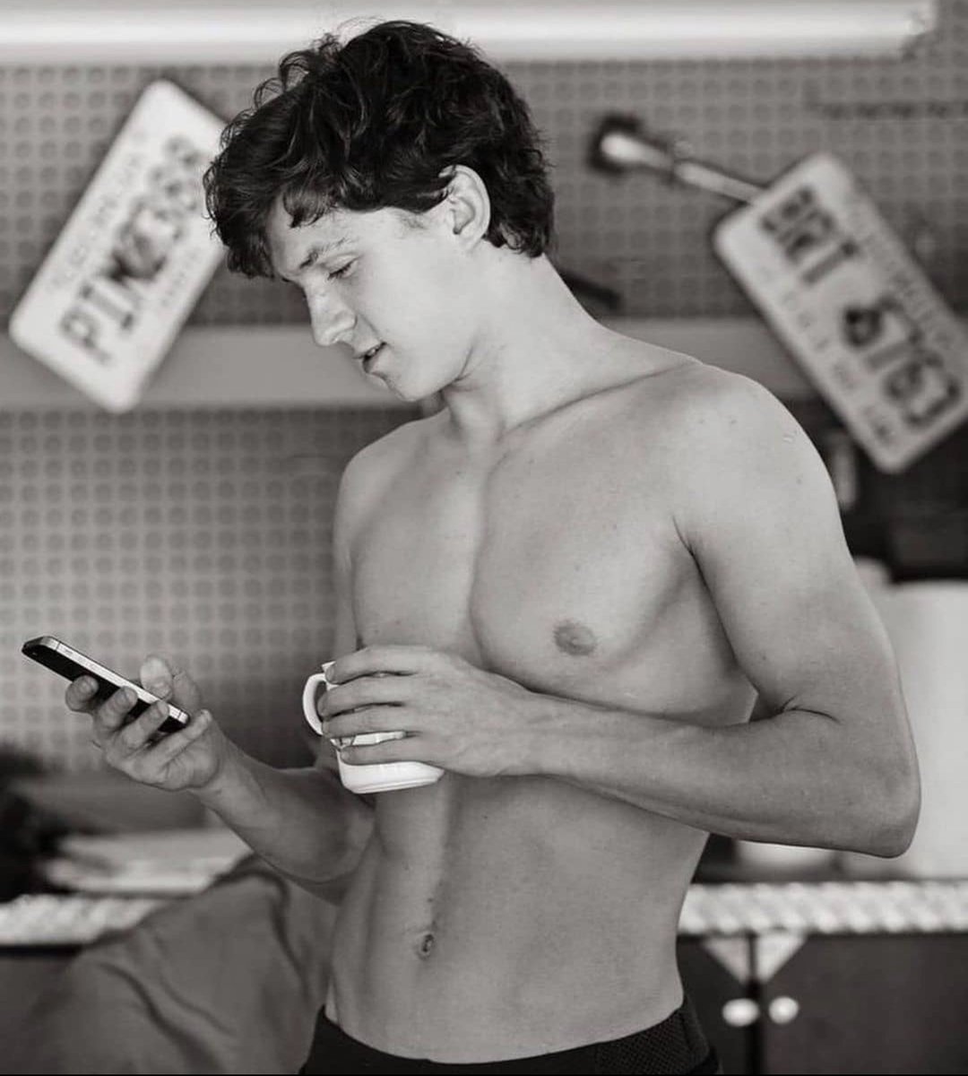 Tom Holland shirtless and sexy #TomHolland #Male #hollywood #actor #hunk.