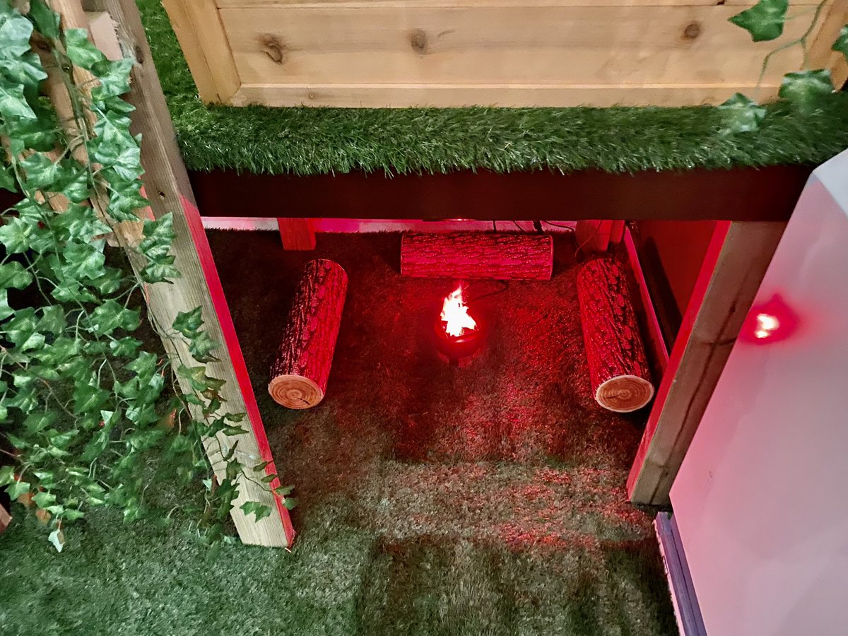 WatersidePA's tweet photo. Behind a long lost, hidden door in the school, we have uncovered an old overgrown treehouse. Welcome to Waterside Treehouse - a special intervention room for our younger at Waterside. #PTAfunded #HappyChildrenLearn #TheWatersideWay https://t.co/NxiW338miu